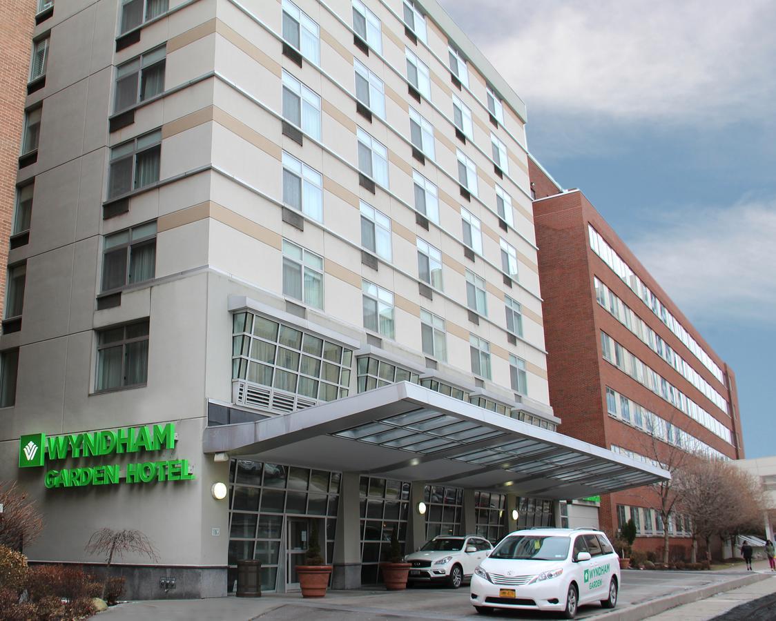 Wyndham Garden Buffalo Downtown Hotel Exterior foto